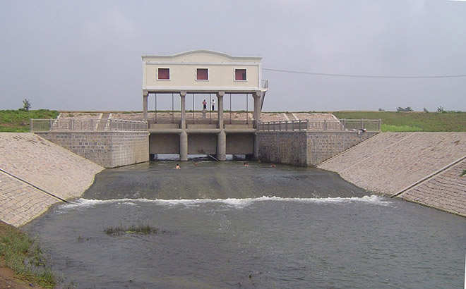 白莲沟防洪涵背面